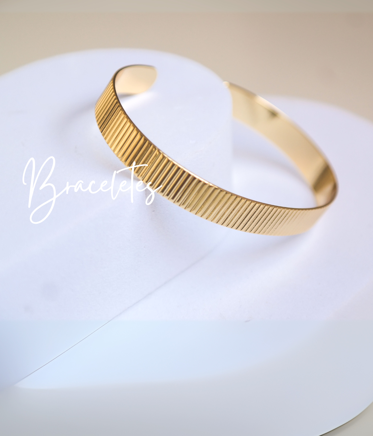 BRACELETES